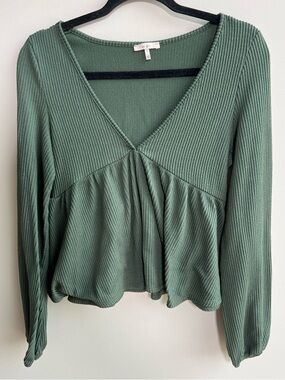 Women’s Ribbed V-Neck Peplum Top - Sage Green
